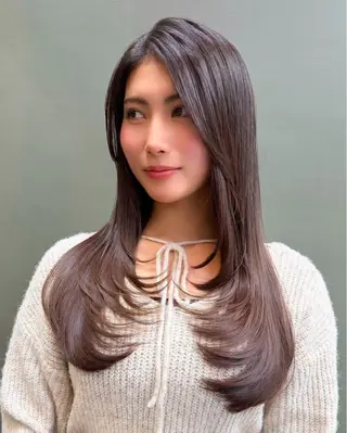 セミロング 縮毛矯正 ミディアム レイヤー 顔周り金山のヘアスタイル