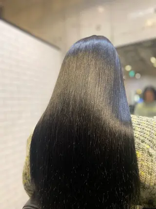 ロング 岡 舞唯のヘアスタイル
