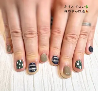 ネイル ショートネイル 森のさんぽ道のネイルデザイン