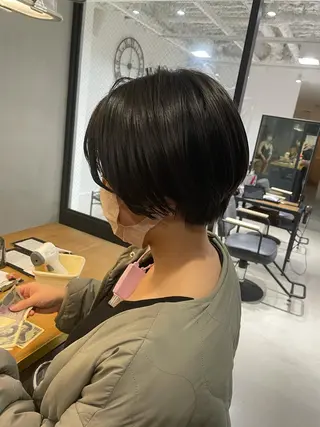 ショート 暖色カラー🍊 ボブ🌿顔周りcutのヘアスタイル