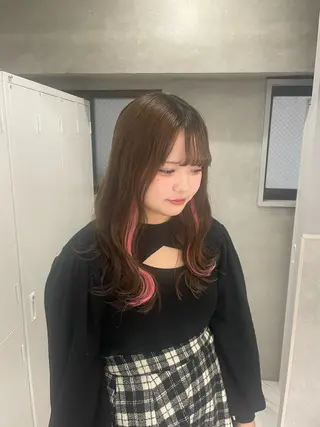 セミロング yuzuna ハイトーン 天神のヘアスタイル