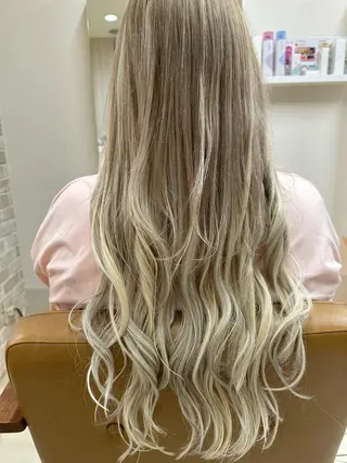 ロング 反橋 聖のヘアスタイル