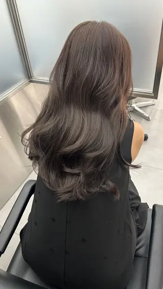 ロング カラー 堤 麻衣子のヘアスタイル