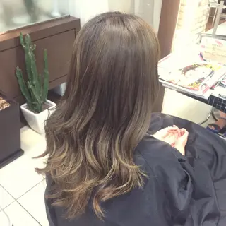 セミロング ロング カラー 大平 美沙のヘアスタイル