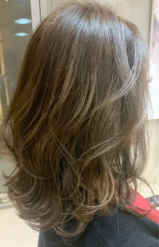 セミロング カラー 髪質改善 makiuchiのヘアスタイル