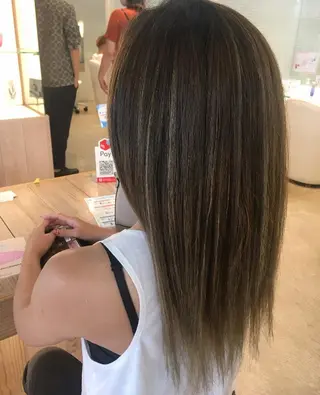 カラー 安永 里帆のヘアスタイル