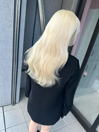 セミロング カラー ブリーチ特化🌈 MANATOのヘアスタイル