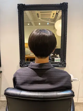 ショート フジイ トモミのヘアスタイル