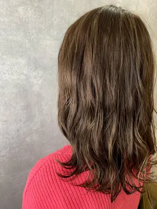 セミロング カラー LUXBE LUCEのヘアスタイル