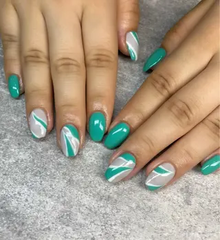 ネイル with hues AYAのネイルデザイン