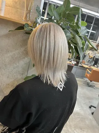ミディアム カラー ハイトーンカラ ー/小川のヘアスタイル