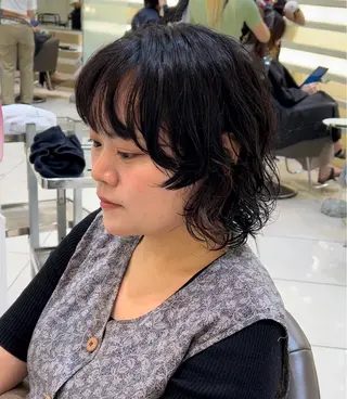 ミディアム HCA studioのヘアスタイル