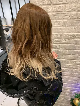 ロング カラー 韓国レイヤー×艶髪 ハイトーンRyukiのヘアスタイル