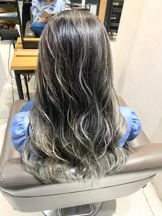 セミロング カラー 美髪矯正✖️似合わせ 🌻ヒトミのヘアスタイル