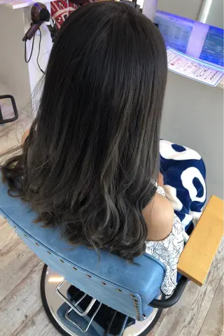 セミロング カラー 白井 つづりのヘアスタイル