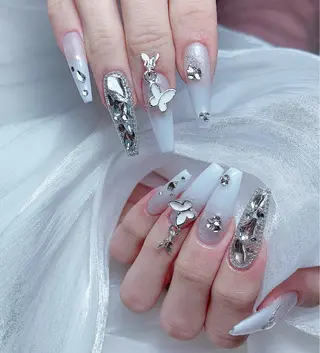 ネイル M🌷nail 長さだし専門店のネイルデザイン