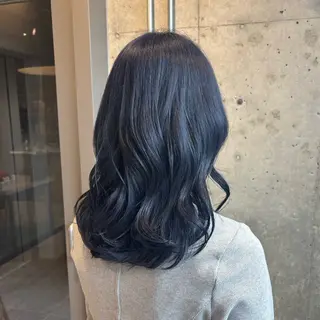 セミロング カラー 🌞透明感ブリーチ ×レイヤー🌴リオのヘアスタイル