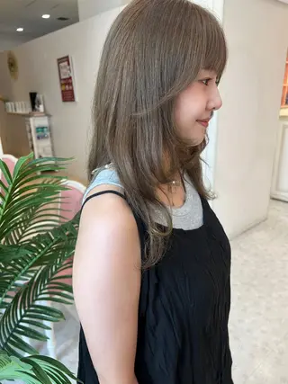 セミロング カラー 西本 夏美のヘアスタイル