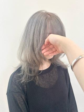 ミディアム カラー Maya🦋 ハイトーン特化のヘアスタイル