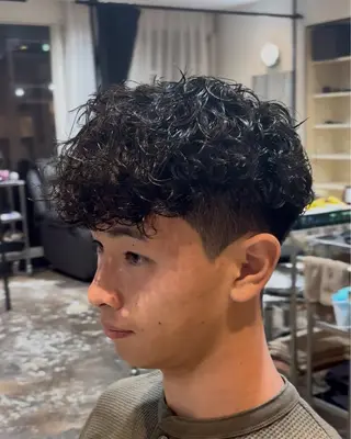 パーマ メンズ メンズ特化型美容師・ タカハシ ヒロヤのヘアスタイル