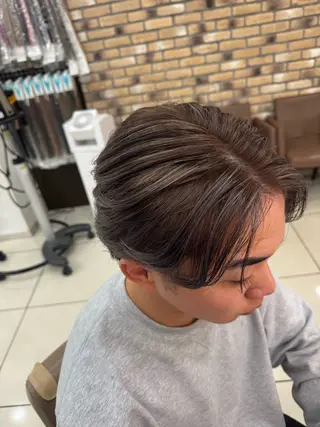 カラー メンズ メンズ特化シャドウパ ーマラウンドマッシュのヘアスタイル