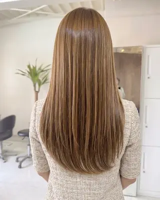 ロング カラー 桃木 杏奈のヘアスタイル