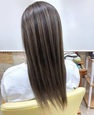 セミロング 穐田 司樹のヘアスタイル