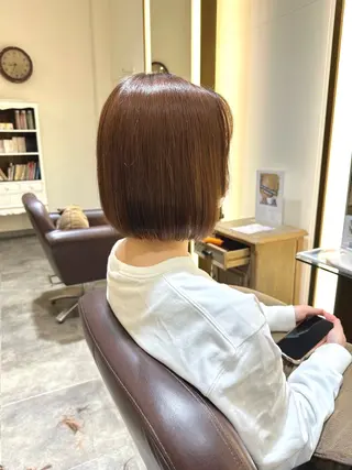 ミディアム 新谷 玲日のヘアスタイル