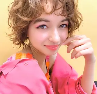 ショート カラー パーマ ヘアアレンジ 韓国ヘア🇰🇷🎀 YURIAのヘアスタイル