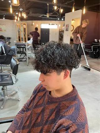 ショート ツイスパ/シャドウ 新井のヘアスタイル