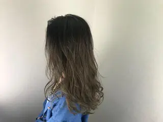 ロング still .のヘアスタイル