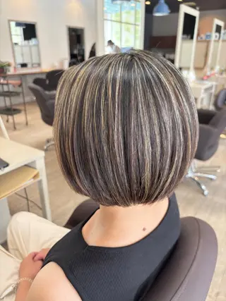 ショート bloom AMIのヘアスタイル