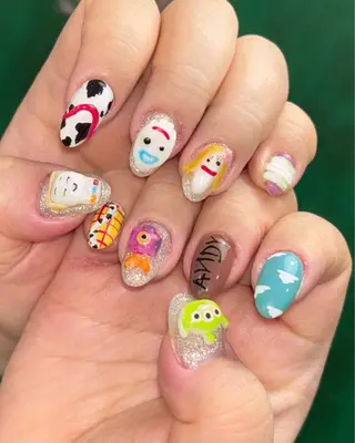ネイル 🪐富島彩夏 /海外nail🪐のネイルデザイン