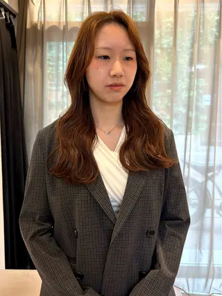 ロング 魚谷 綾渚のヘアスタイル