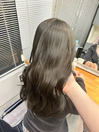 ロング 🧸ダブルカラー モデルmio🧸のヘアスタイル