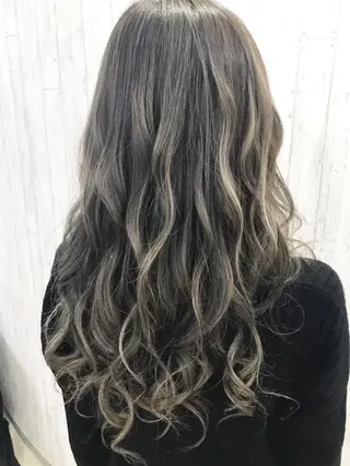 ロング カラー 艶髪🫧髪質改善 縮毛矯正✨影山湧市のヘアスタイル