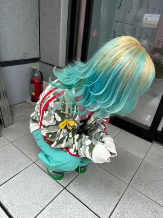 ショート カラー ブリーチ特化🌈 MANATOのヘアスタイル