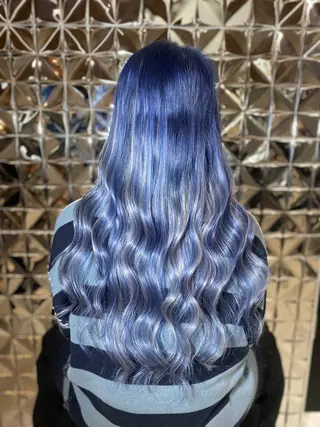 ロング ラブスタシー Lilyのヘアスタイル