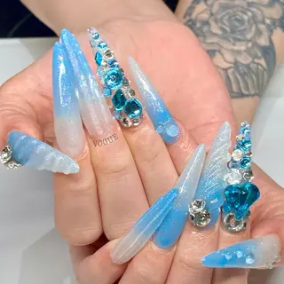 ネイル VOGUE ×SWANのネイルデザイン
