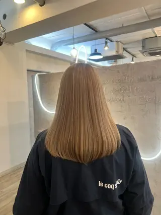 ミディアム カラー 窪木 里紗のヘアスタイル