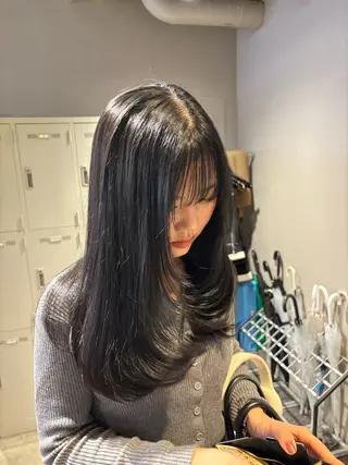ロング 抜け感レイヤー︴ ニュアンスカラーのヘアスタイル
