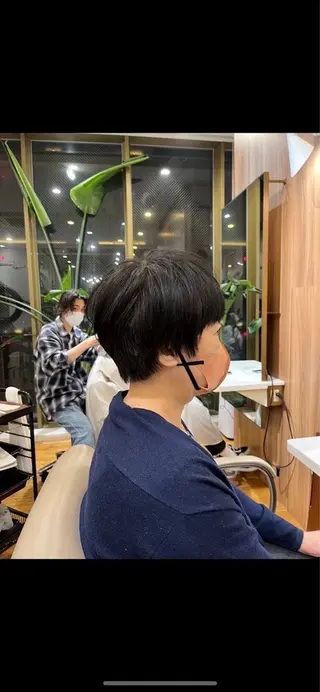 ショート カラー コバヤシ ユメのヘアスタイル