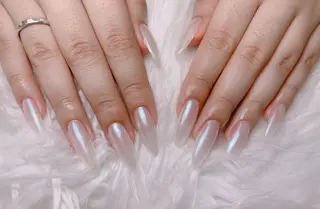 ネイル Demure リリス 銀座店のネイルデザイン