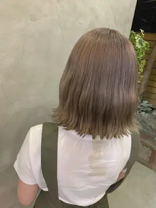 ミディアム カラー wakana/ 柔らかベージュカラーのヘアスタイル