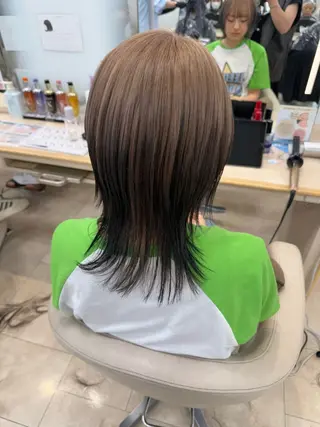 ミディアム 岡田 和馬のヘアスタイル