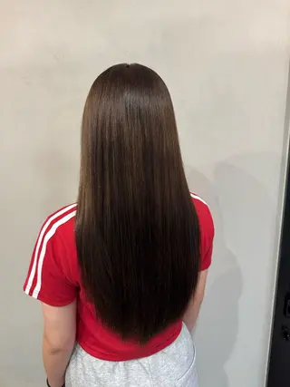 カラー もも ボブ/艶カラーのヘアスタイル