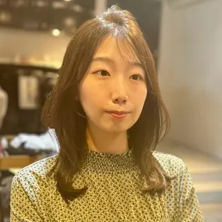 ミディアム カラー 前田 加奈子のヘアスタイル