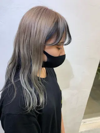 ロング カラー wakana/ 柔らかベージュカラーのヘアスタイル