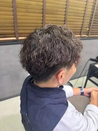 パーマ メンズ メンズスタイリスト ティアラ👑のヘアスタイル
