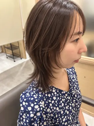ミディアム カラー 久木原 ゆりのヘアスタイル